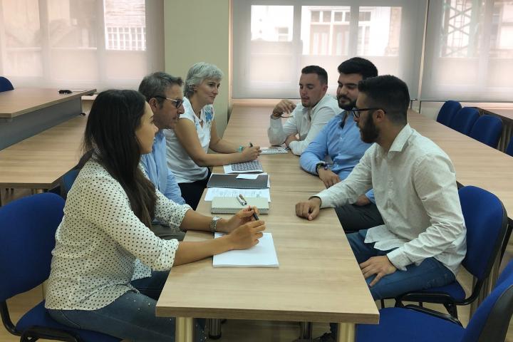 Los estudiantes Erasmus también se interesan por el Parlamento Rural Europeo de la Juventud Los estudiantes Erasmus también se interesan por el Parlamento Rural Europeo de la Juventud